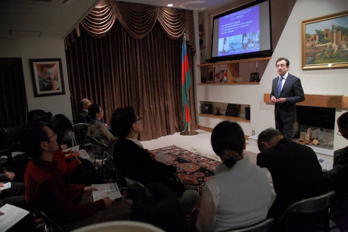 国際芸儒家センター「大使館でお茶を第4回アゼルバイジャン大使館」アゼルバイジャン大使のプレゼン