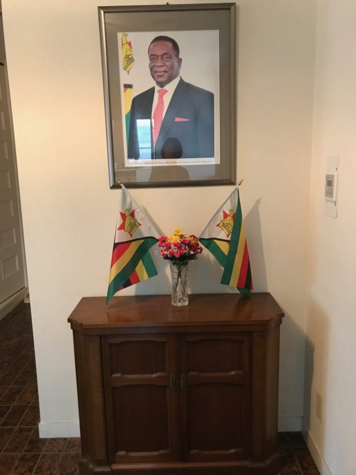 大使館でお茶を第25回ジンバブエ大使公邸