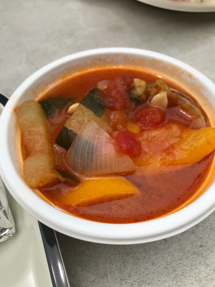 横山農園さんの野菜たっぷりトマトスープ