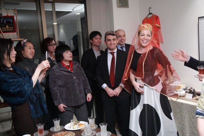 国際芸儒家センター「大使館でお茶を第4回アゼルバイジャン大使館」